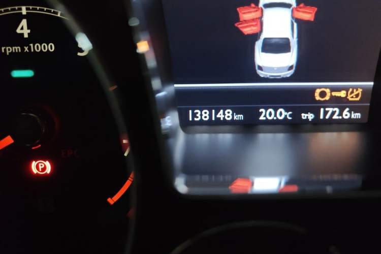 Used Bentley Flying Spur 2010 6.0T Four-Seat Version Odometer Close Up