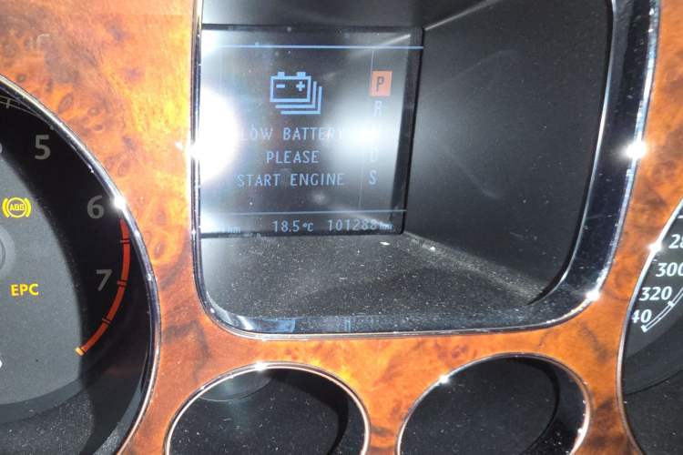 Used Bentley Flying Spur 2010 6.0T Five-Seat Version Odometer Close Up