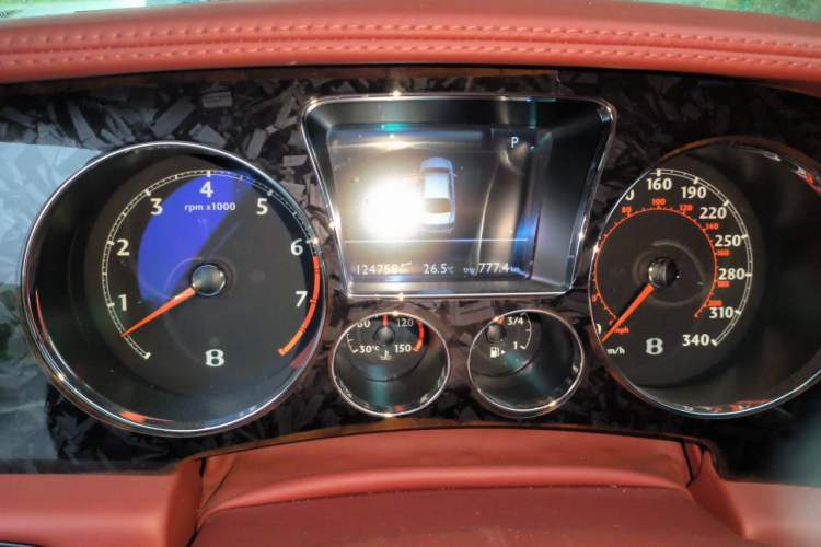 Used Bentley Flying Spur 2010 6.0T Four-Seat Version Odometer Close Up