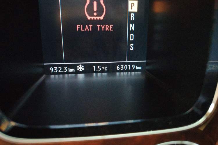 Used Bentley Flying Spur 2010 6.0T Five-Seat Version Odometer Close Up
