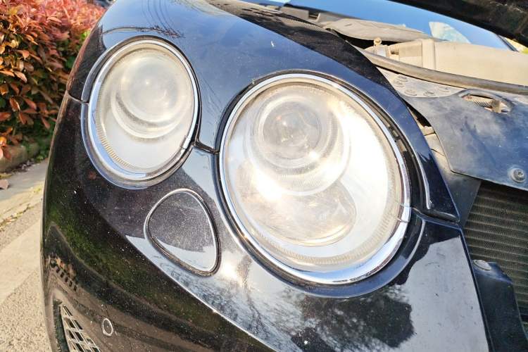 Used Bentley Flying Spur 2010 6.0T Five-Seat Version Right Front Headlight