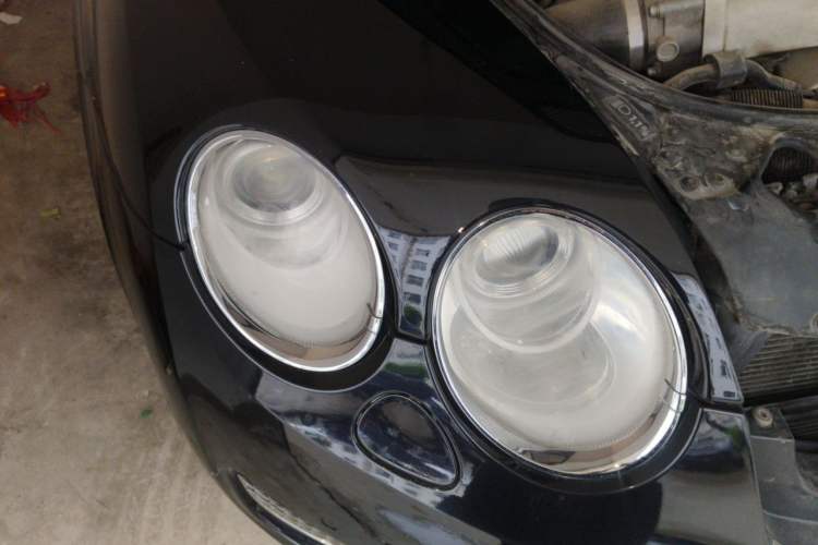 Used Bentley Flying Spur 2010 6.0T Four-Seat Version Right Front Headlight