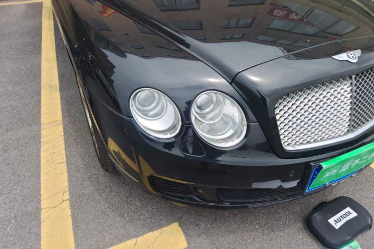 Used Bentley Flying Spur 2010 6.0T Four-Seat Version Right Front Headlight