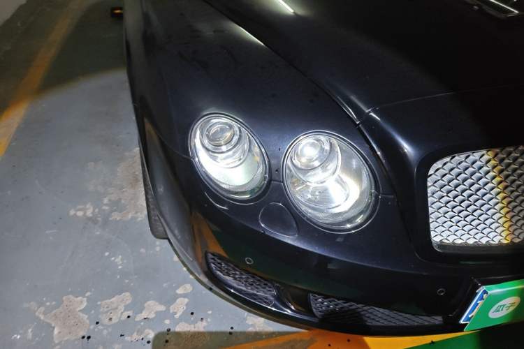 Used Bentley Flying Spur 2010 6.0T Four-Seat Version Right Front Headlight