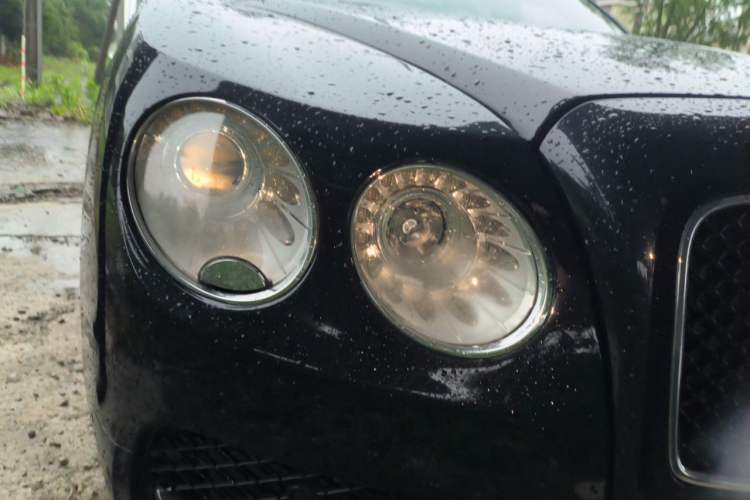 Used Bentley Flying Spur 2010 6.0T Four-Seat Version Right Front Headlight
