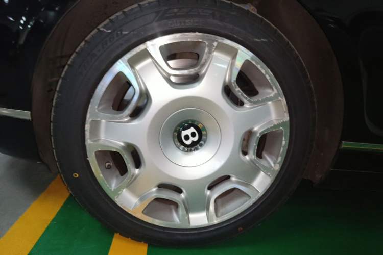 Used Bentley Flying Spur 2010 6.0T Five-Seat Version Right Front Wheel Hub