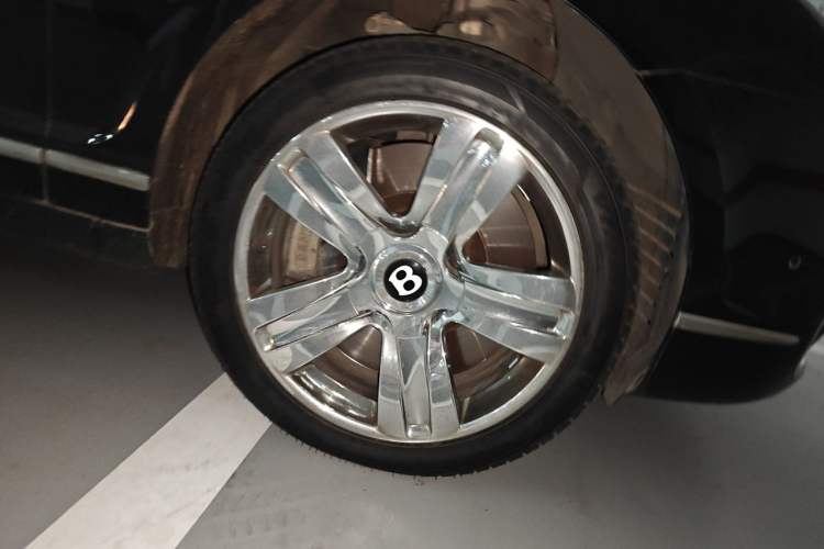 Used Bentley Flying Spur 2010 6.0T Four-Seat Version Right Front Wheel Hub