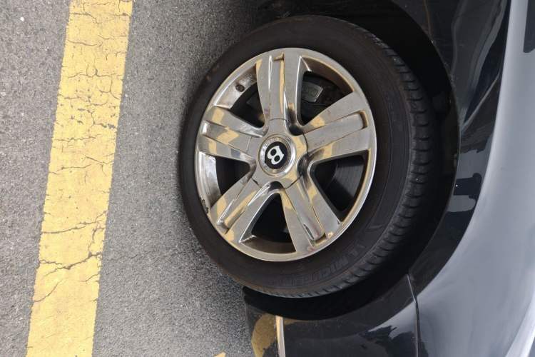 Used Bentley Flying Spur 2010 6.0T Four-Seat Version Right Front Wheel Hub