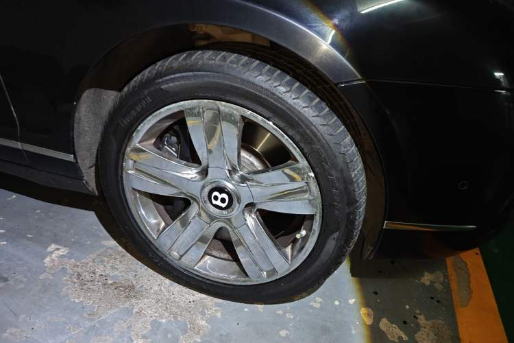 Used Bentley Flying Spur 2010 6.0T Four-Seat Version Right Front Wheel Hub
