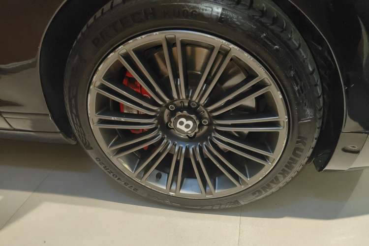 Used Bentley Flying Spur 2010 6.0T Five-Seat Version Right Front Wheel Hub