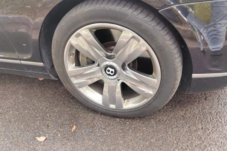Used Bentley Flying Spur 2010 6.0T Four-Seat Version Right Front Wheel Hub