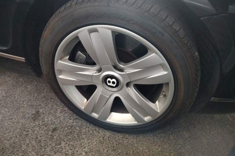 Used Bentley Flying Spur 2010 6.0T Five-Seat Version Right Front Wheel Hub