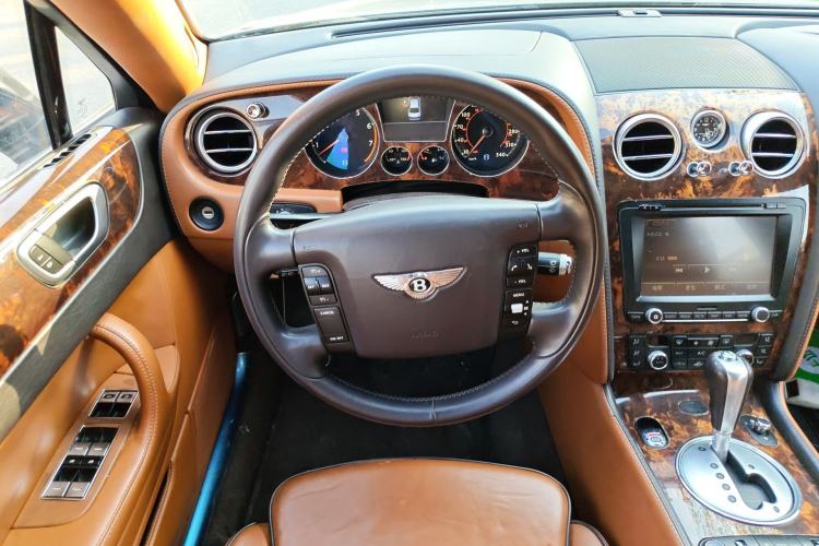 Used Bentley Flying Spur 2010 6.0T Five-Seat Version Steering Wheel