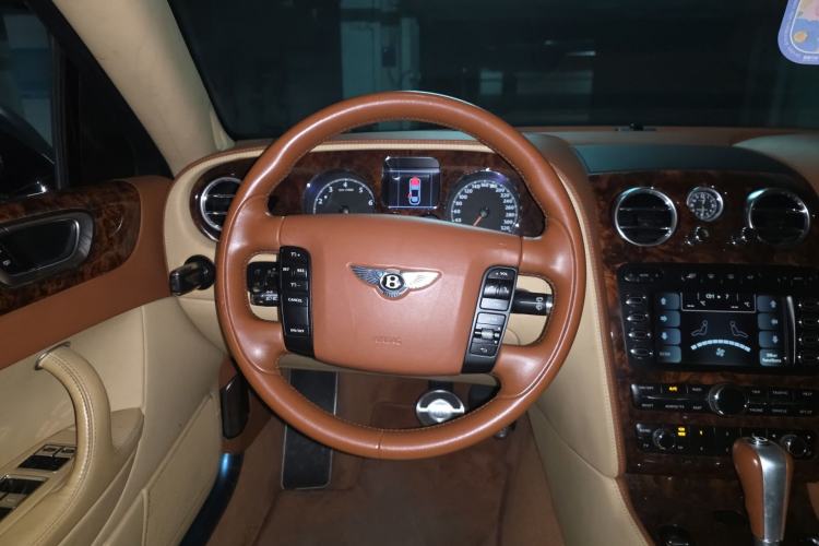 Used Bentley Flying Spur 2010 6.0T Five-Seat Version Steering Wheel