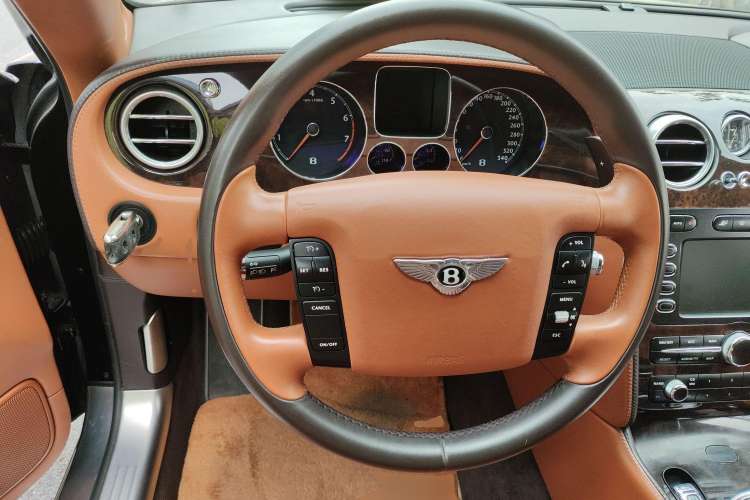 Used Bentley Flying Spur 2010 6.0T Four-Seat Version Steering Wheel