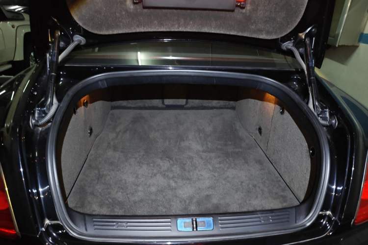 Used Bentley Flying Spur 2010 6.0T Four-Seat Version Trunk