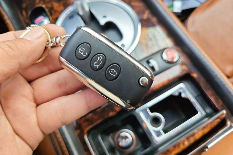Used Bentley Flying Spur 2010 6.0T Five-Seat Version Vehicle Key