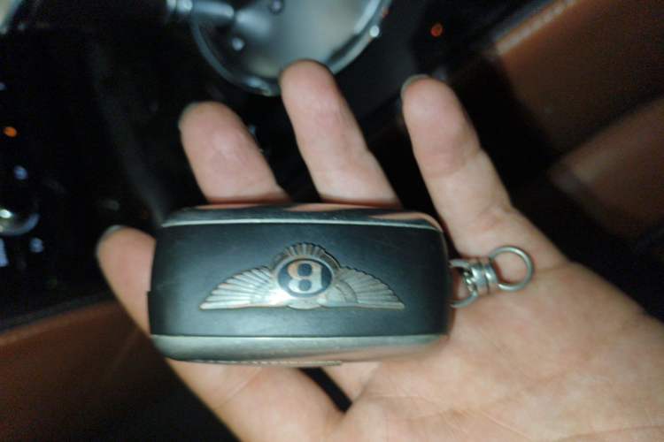 Used Bentley Flying Spur 2010 6.0T Four-Seat Version Vehicle Key