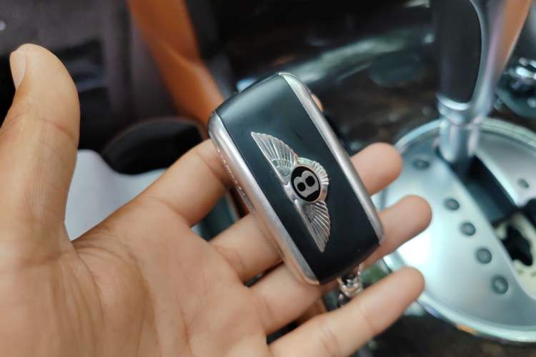 Used Bentley Flying Spur 2010 6.0T Four-Seat Version Vehicle Key