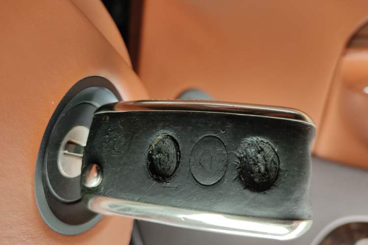 Used Bentley Flying Spur 2010 6.0T Four-Seat Version Vehicle Key