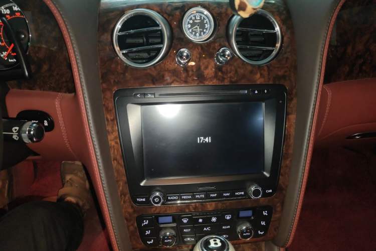 Used Bentley Flying Spur 2010 6.0T Five-Seat Version Audio And AC Panel