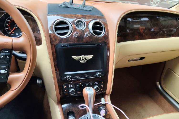Used Bentley Flying Spur 2010 6.0T Five-Seat Version Audio And AC Panel