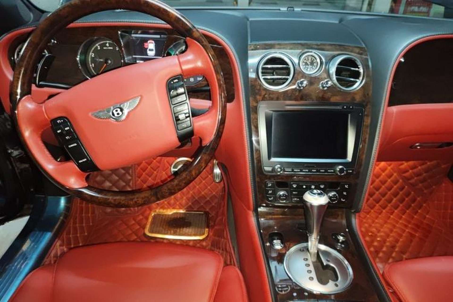 Used Bentley Flying Spur 2010 6.0T Four-Seat Version Center Console