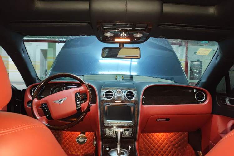 Used Bentley Flying Spur 2010 6.0T Four-Seat Version Headliner