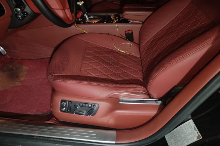 Used Bentley Flying Spur 2010 6.0T Five-Seat Version Left Front Seat