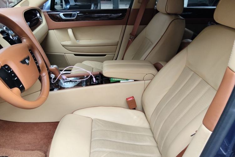Used Bentley Flying Spur 2010 6.0T Five-Seat Version Left Front Seat