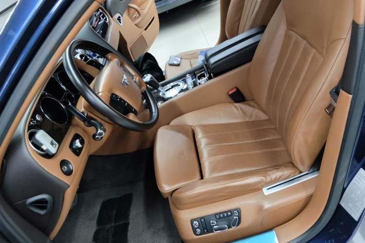 Used Bentley Flying Spur 2010 6.0T Four-Seat Version Left Front Seat
