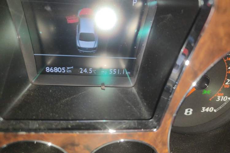 Used Bentley Flying Spur 2010 6.0T Five-Seat Version Odometer Close Up