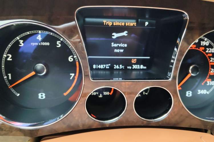 Used Bentley Flying Spur 2010 6.0T Five-Seat Version Odometer Close Up