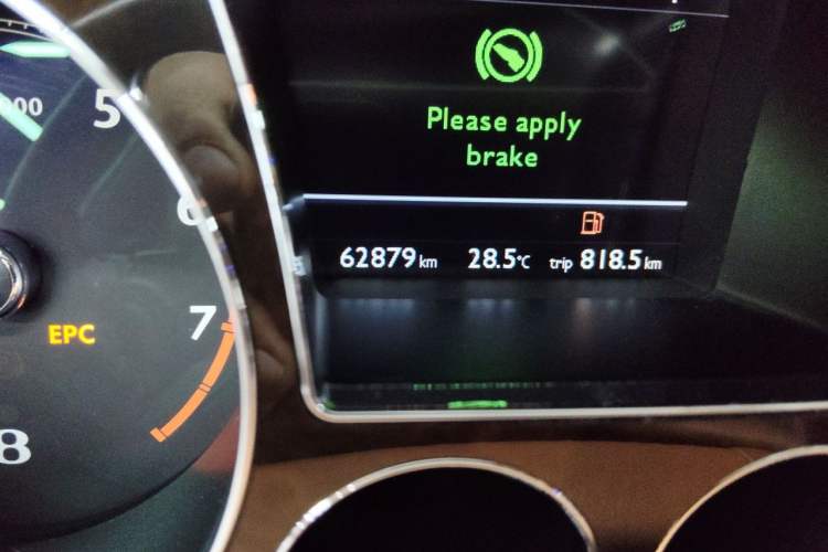 Used Bentley Flying Spur 2010 6.0T Four-Seat Version Odometer Close Up