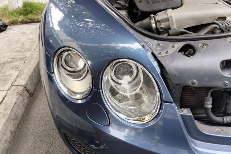 Used Bentley Flying Spur 2010 6.0T Five-Seat Version Right Front Headlight