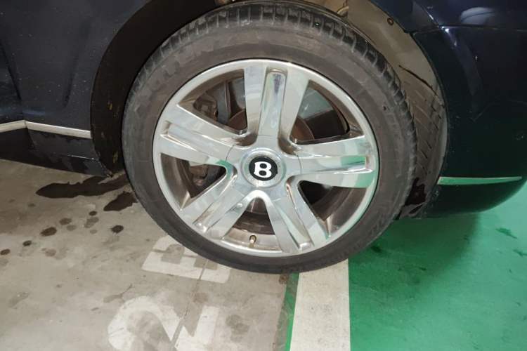 Used Bentley Flying Spur 2010 6.0T Four-Seat Version Right Front Wheel Hub