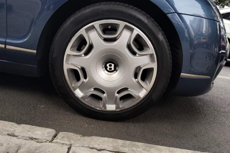 Used Bentley Flying Spur 2010 6.0T Five-Seat Version Right Front Wheel Hub