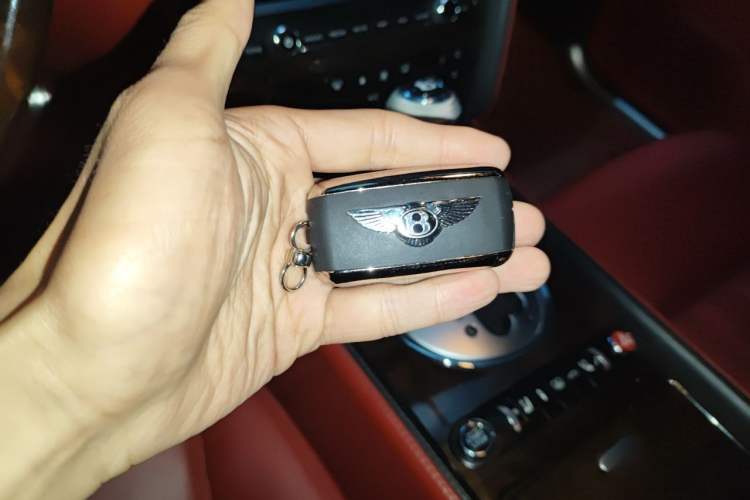 Used Bentley Flying Spur 2010 6.0T Four-Seat Version Vehicle Key