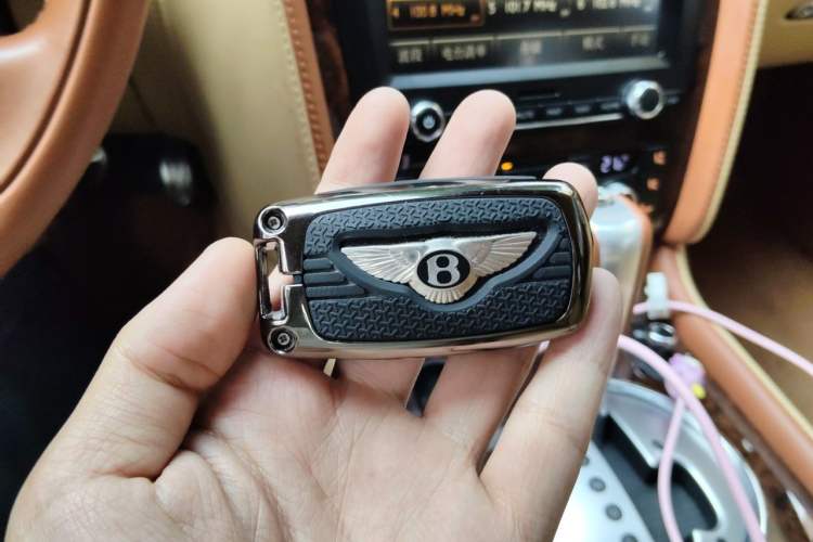 Used Bentley Flying Spur 2010 6.0T Five-Seat Version Vehicle Key