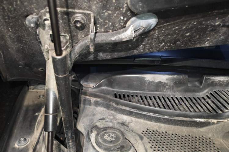 Used Bentley Flying Spur 2010 6.0T Four-Seat Version Engine Bay Right