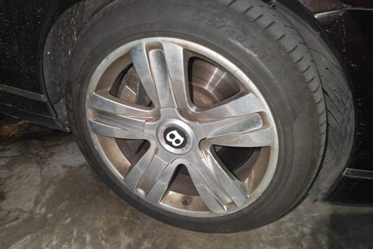 Used Bentley Flying Spur 2010 6.0T Four-Seat Version Right Front Wheel Hub