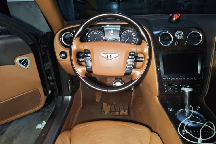 Used Bentley Flying Spur 2010 6.0T Four-Seat Version Steering Wheel