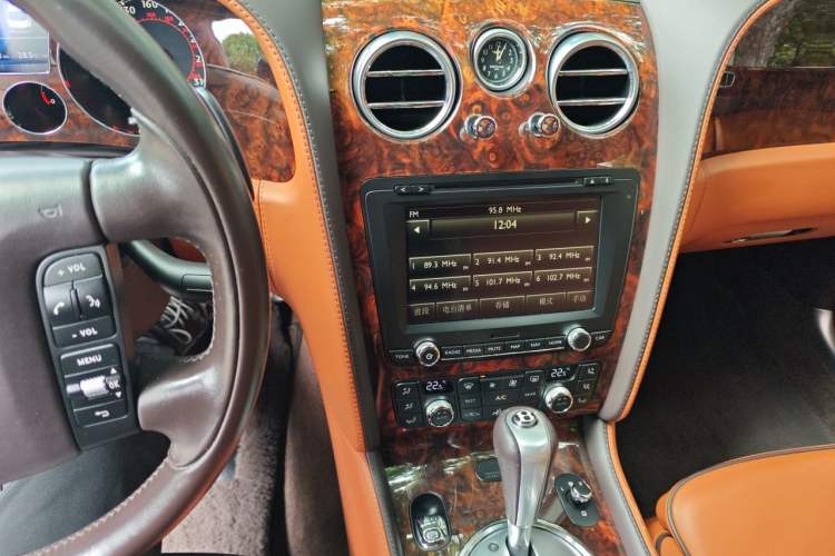 Used Bentley Flying Spur 2010 6.0T Five-Seat Version Audio And AC Panel