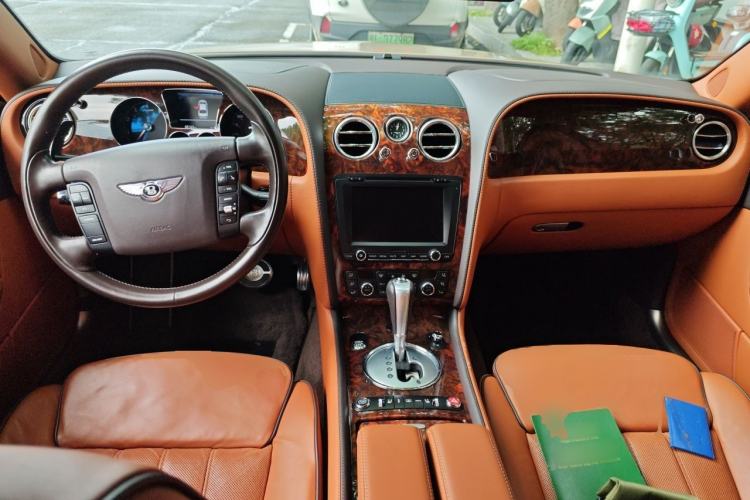 Used Bentley Flying Spur 2010 6.0T Five-Seat Version Center Console