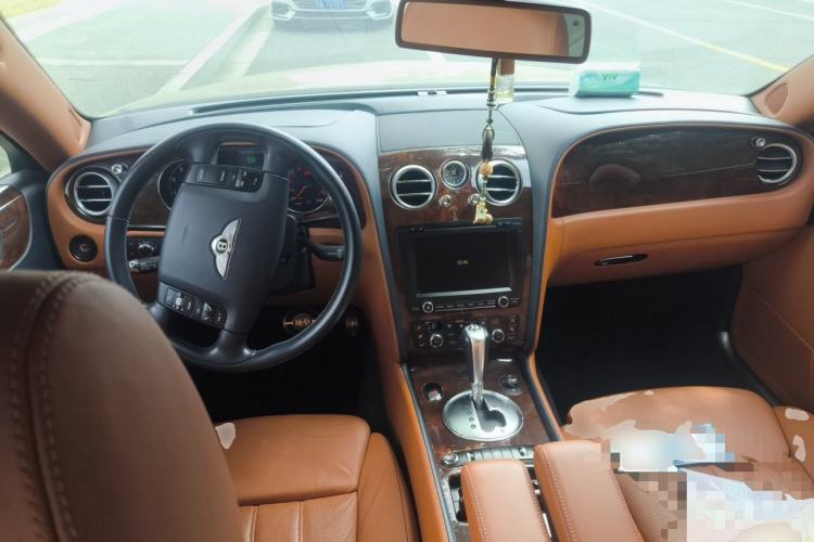 Used Bentley Flying Spur 2010 6.0T Five-Seat Version Center Console