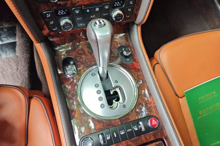Used Bentley Flying Spur 2010 6.0T Five-Seat Version Gear Lever