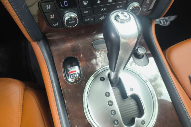 Used Bentley Flying Spur 2010 6.0T Five-Seat Version Gear Lever