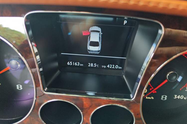 Used Bentley Flying Spur 2010 6.0T Five-Seat Version Odometer Close Up