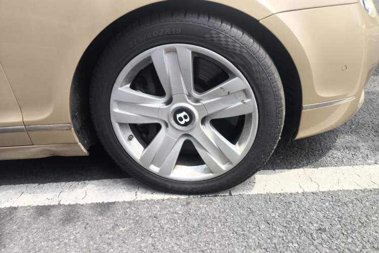 Used Bentley Flying Spur 2010 6.0T Five-Seat Version Right Front Wheel Hub