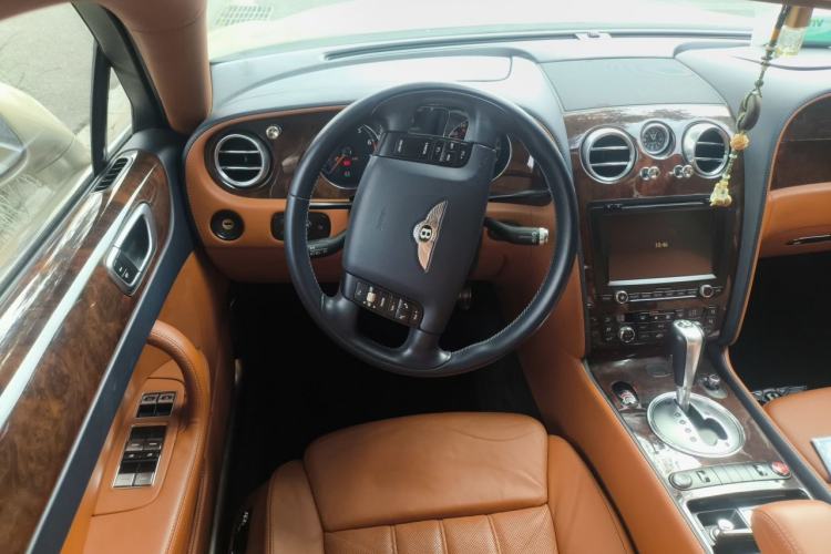 Used Bentley Flying Spur 2010 6.0T Five-Seat Version Steering Wheel